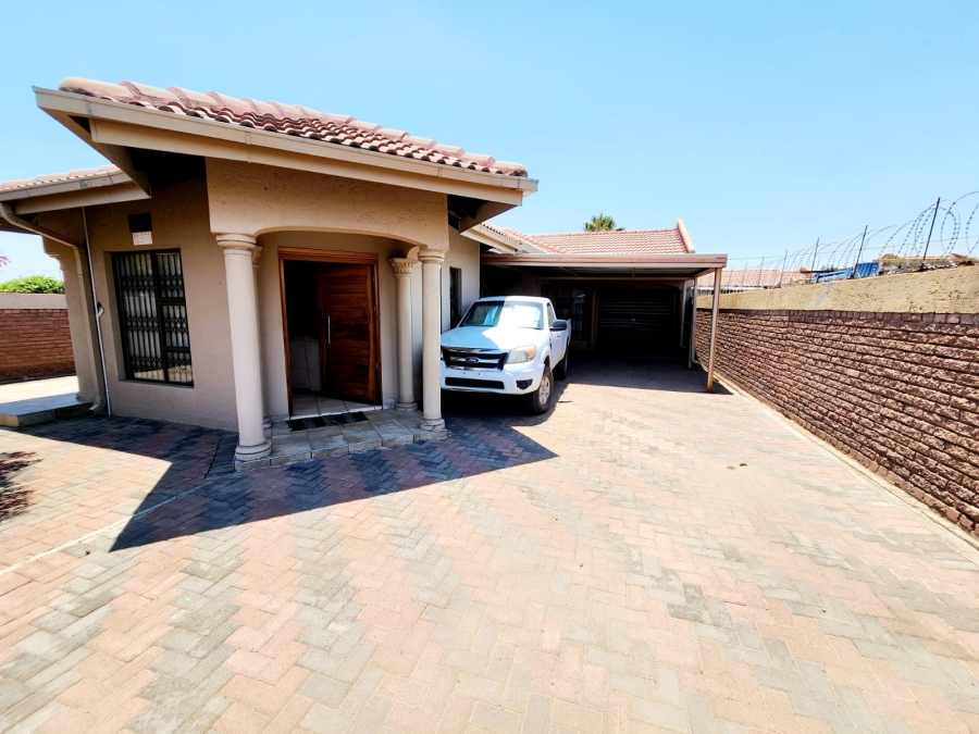 3 Bedroom Property for Sale in Karlienpark North West